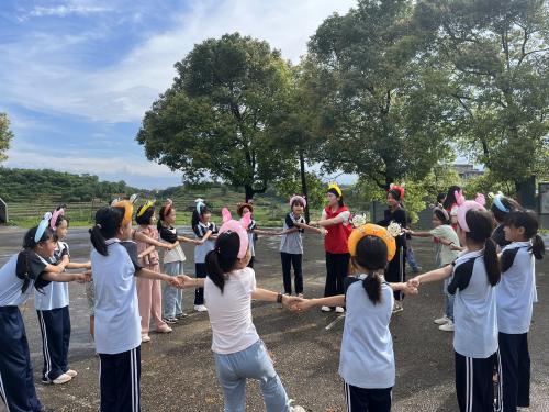 我校小教系師生志愿者為留守兒童打造精彩課堂！