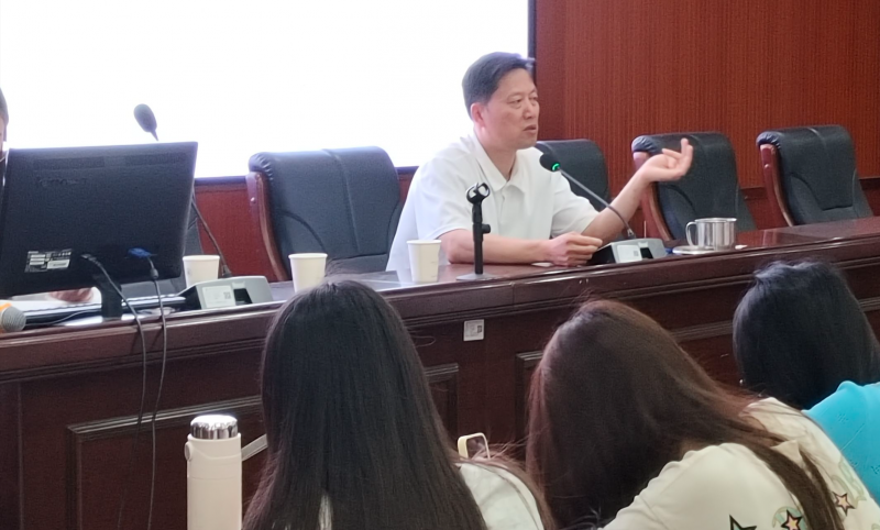義務(wù)輔導育桃李 匠心筑夢守初心 ——衡陽幼兒師專教師屈清華助力學生"闖關(guān)"教資面試