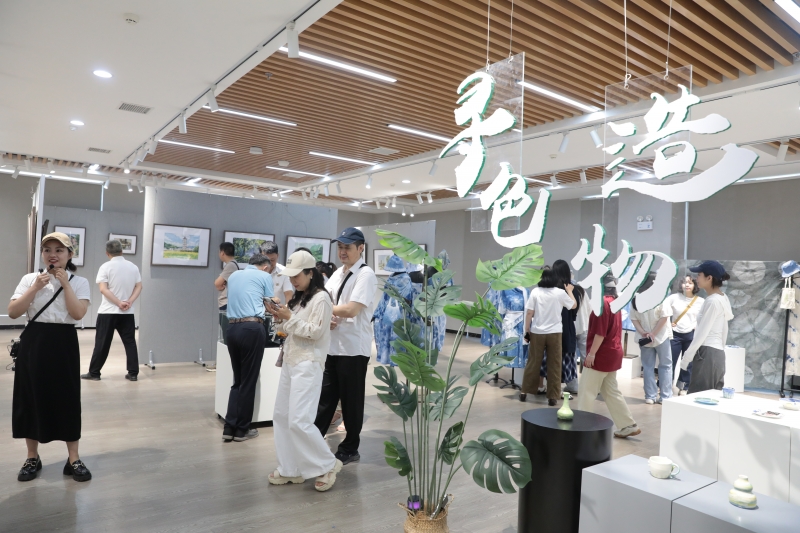 衡陽幼兒師專美術與藝術設計系“尋色造物”藝術實踐作品展隆重開幕