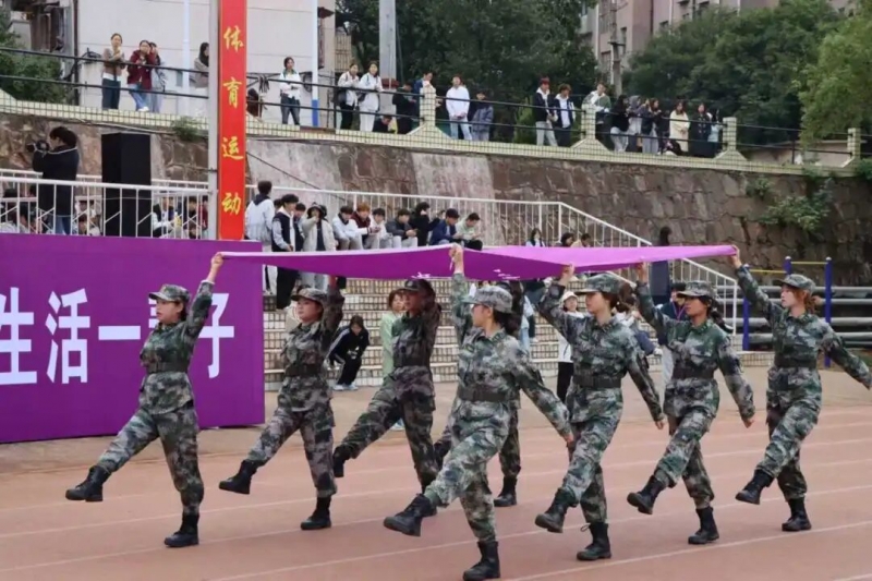 秋日運(yùn)動(dòng)會(huì)，青春最閃耀