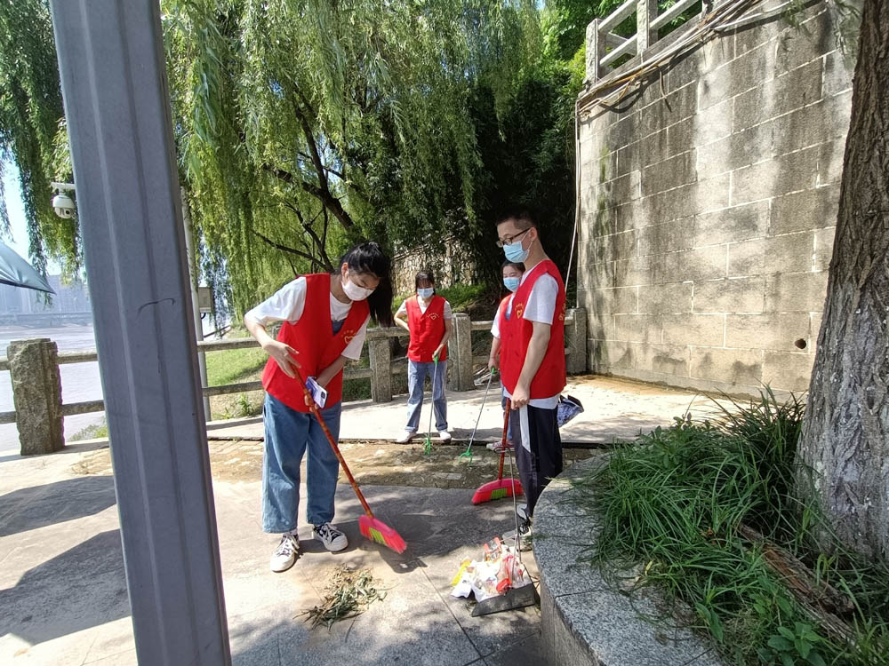 衡陽幼高專開展保護湘江母親河志愿服務(wù)活動