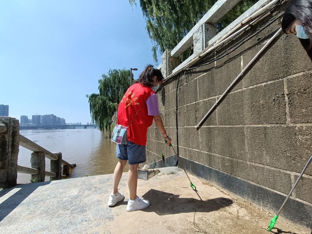 衡陽幼高專開展保護湘江母親河志愿服務(wù)活動