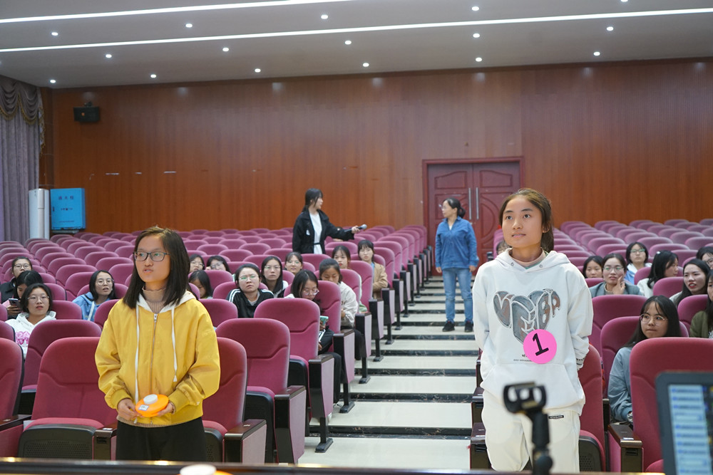 歷史賦予詩詞，詩詞光耀我心                  ——衡陽幼兒師范高等?？茖W(xué)校第一屆“中國詩詞大會(huì)”選拔賽完美收官