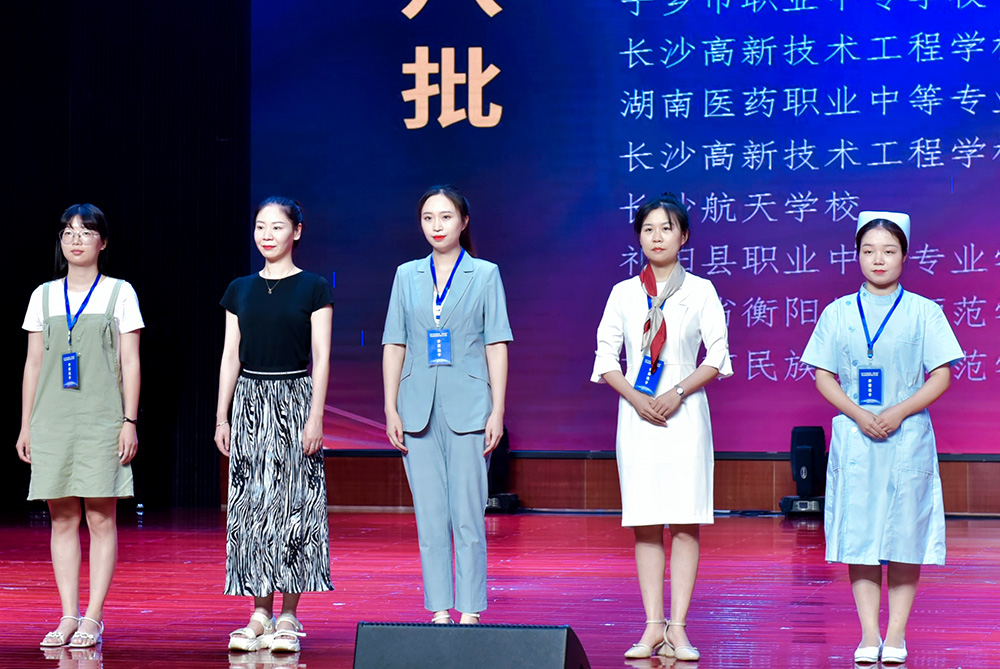 披荊斬棘不畏難，乘風破浪辟新局：2021年師生競賽復盤