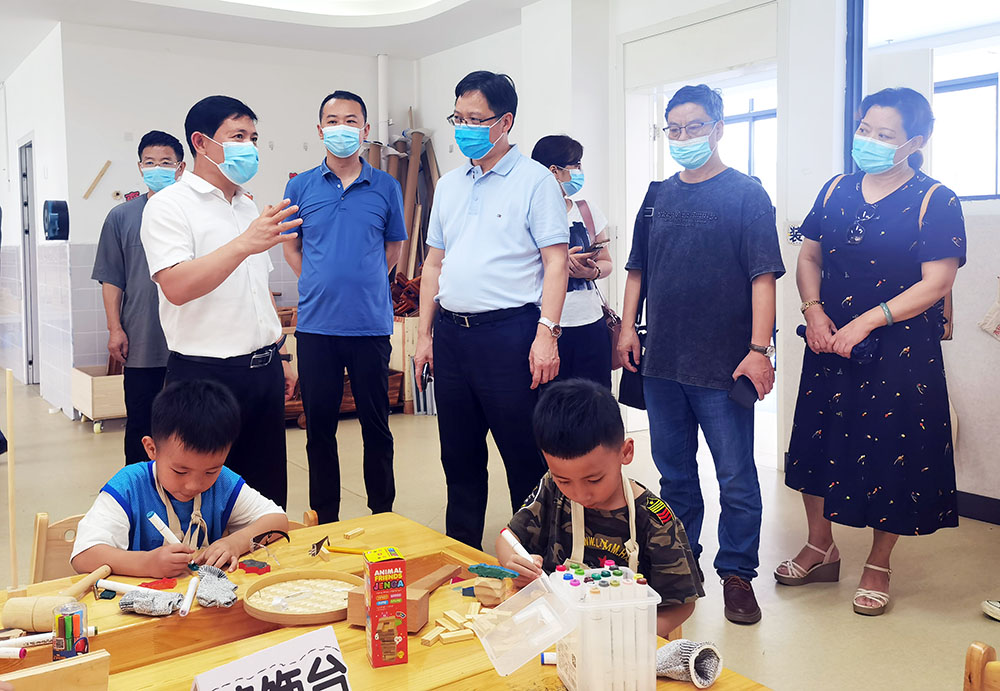 我校赴湖南一師、銅仁幼?？疾旖M成員 學(xué)習(xí)心得摘要