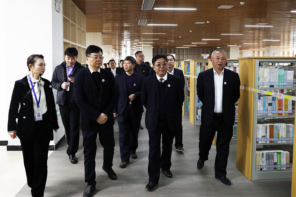 衡陽幼兒師專圖書館全新試開放，迎來首批讀者