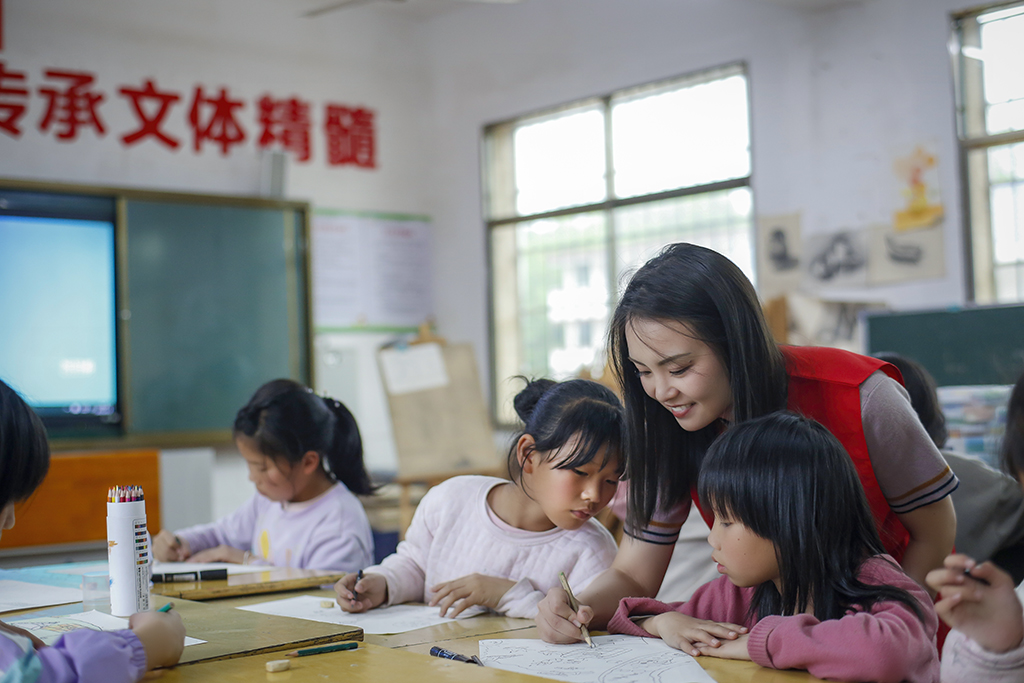“藝”起成長(zhǎng)，伴你同行 ——衡陽(yáng)幼兒師專(zhuān)志愿者赴衡南縣松江聯(lián)合學(xué)校長(zhǎng)嶺校區(qū)開(kāi)展支教幫扶活動(dòng)
