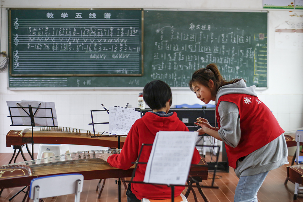 “藝”起成長(zhǎng)，伴你同行 ——衡陽(yáng)幼兒師專(zhuān)志愿者赴衡南縣松江聯(lián)合學(xué)校長(zhǎng)嶺校區(qū)開(kāi)展支教幫扶活動(dòng)